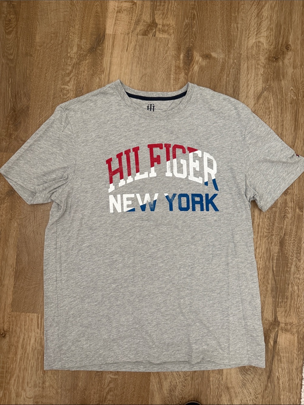 Tommy Hilfiger Men’s Gray Short-Sleeve Tee with Red White Blue Logo, Size Large